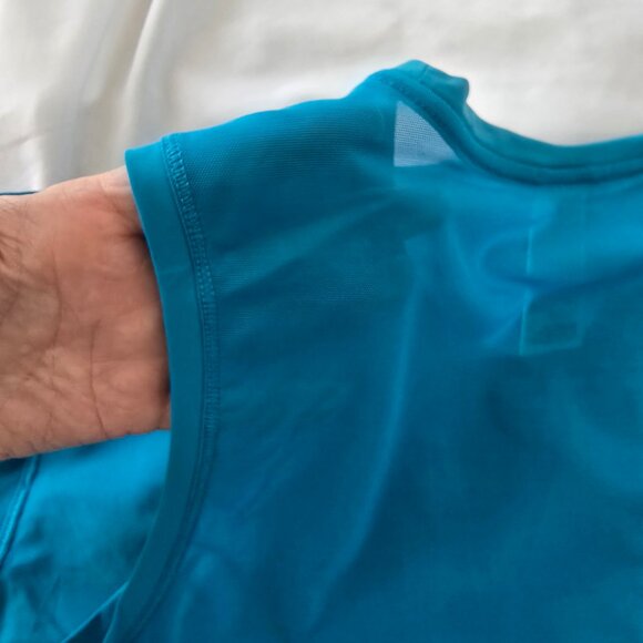 Athleta Ultimate Muscle Tank - Picture 6 of 7